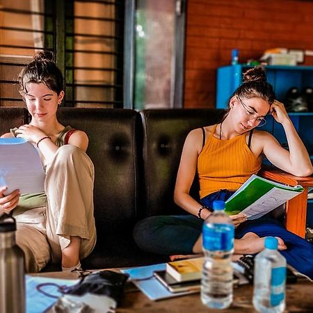Hotel Forest Lake Backpackers' Hostel Похара Екстериор снимка