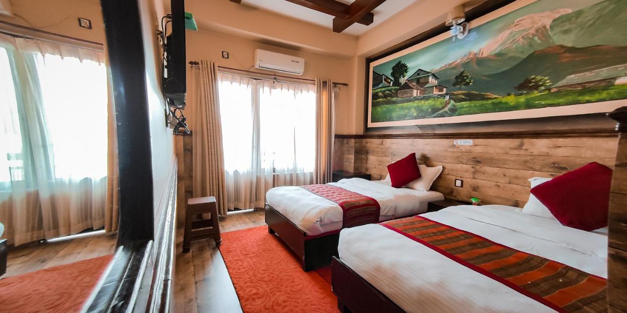 Hotel Forest Lake Backpackers' Hostel Похара Екстериор снимка