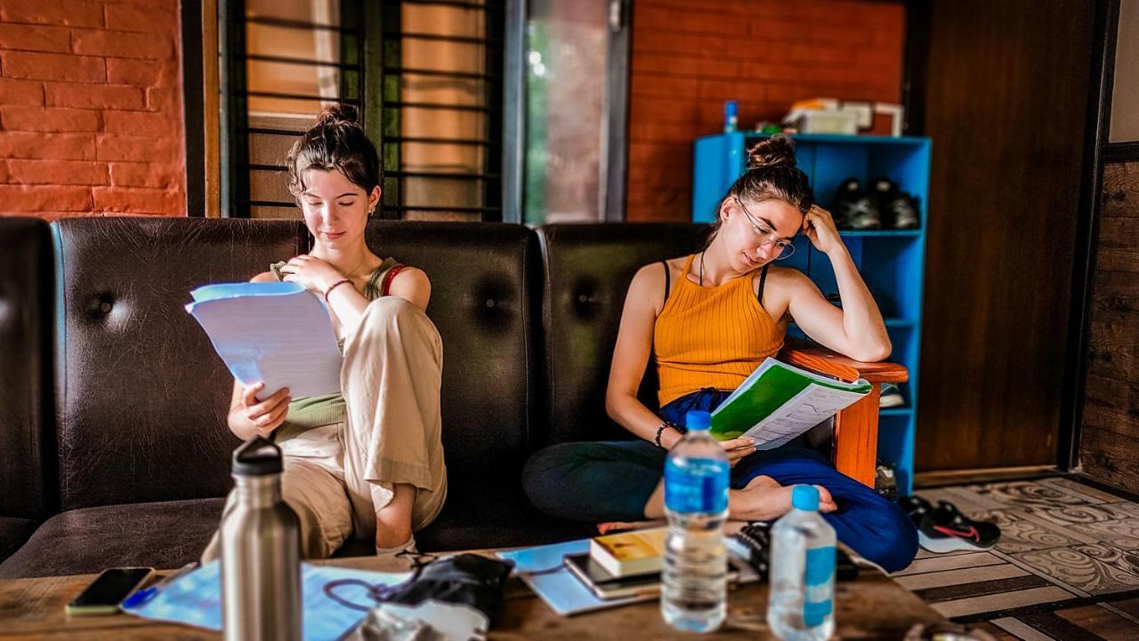 Hotel Forest Lake Backpackers' Hostel Похара Екстериор снимка