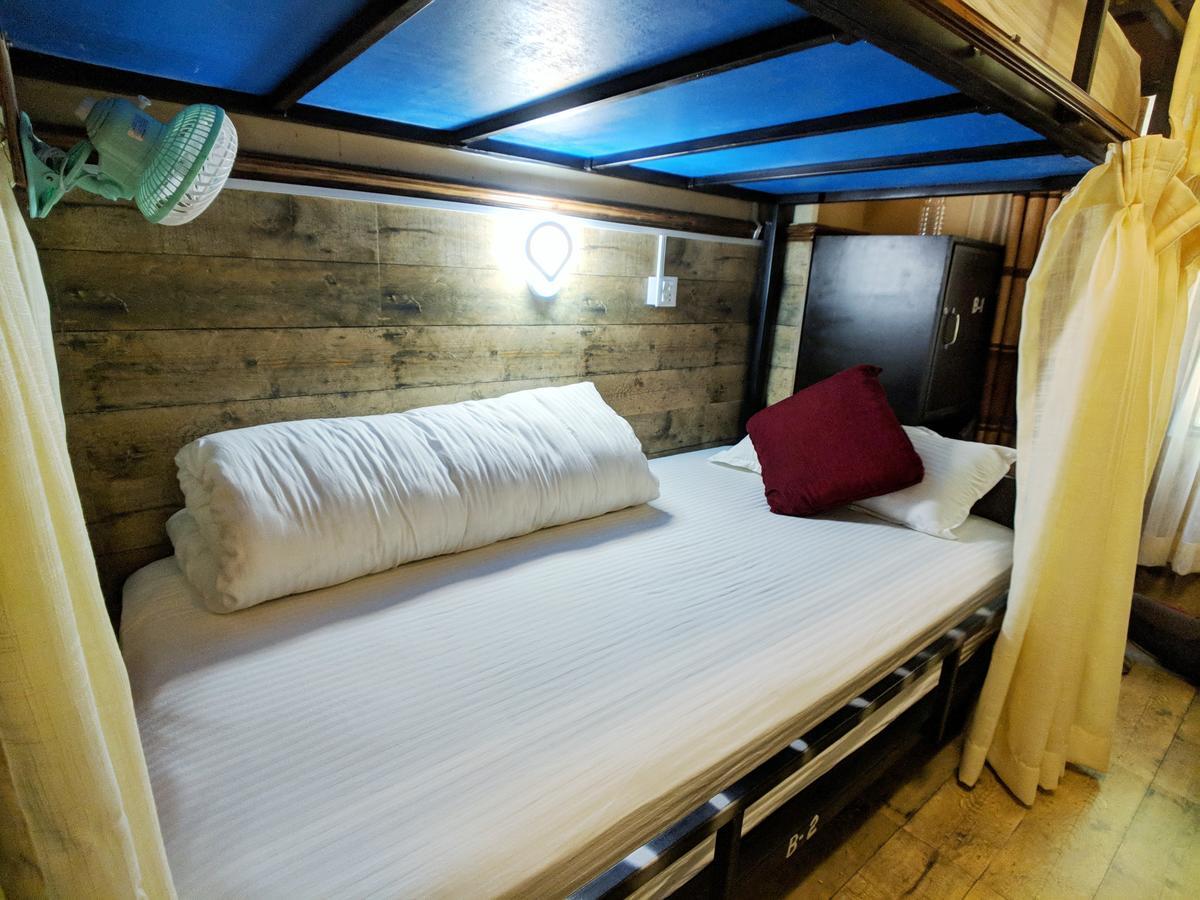 Hotel Forest Lake Backpackers' Hostel Похара Екстериор снимка