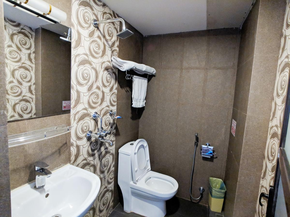 Hotel Forest Lake Backpackers' Hostel Похара Екстериор снимка