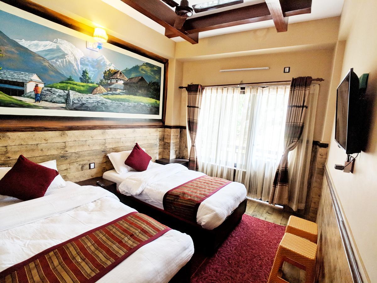 Hotel Forest Lake Backpackers' Hostel Похара Екстериор снимка