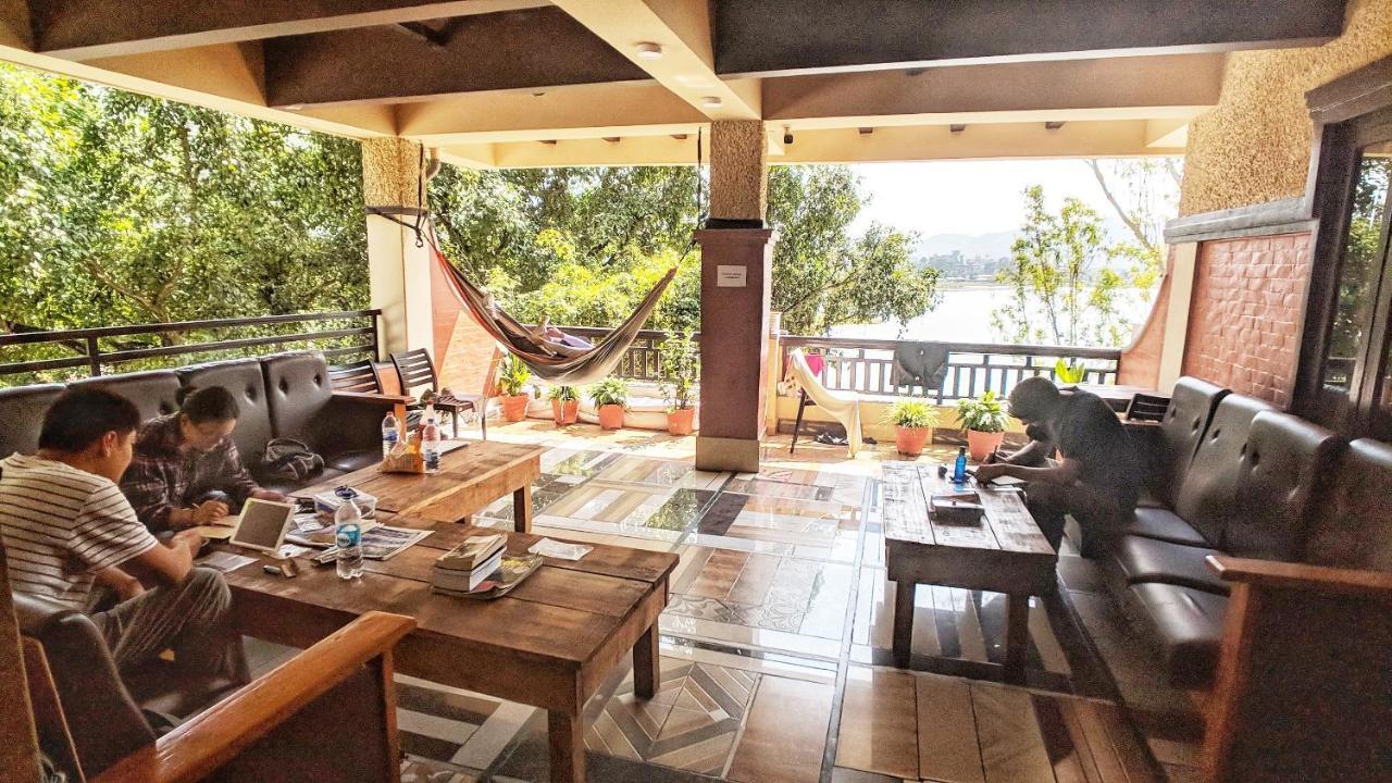 Hotel Forest Lake Backpackers' Hostel Похара Екстериор снимка